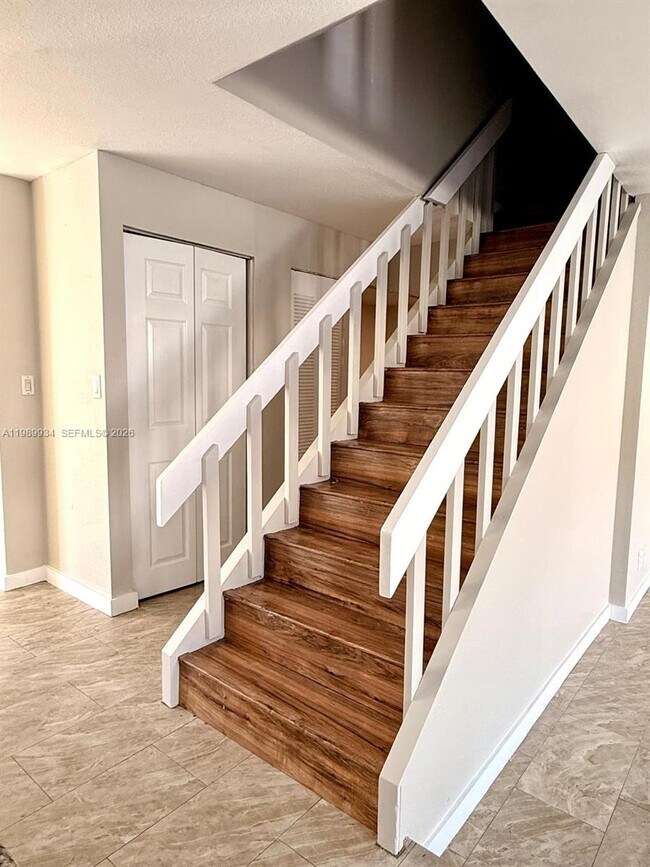 Building Photo - 833 NW 81st Terrace