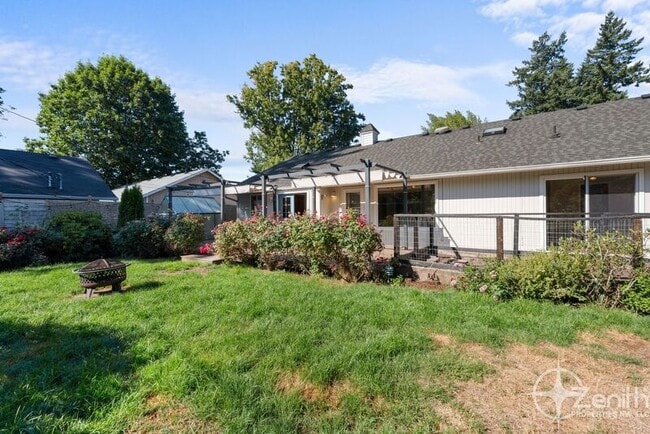 Building Photo - 8611 SE Patterson Pl