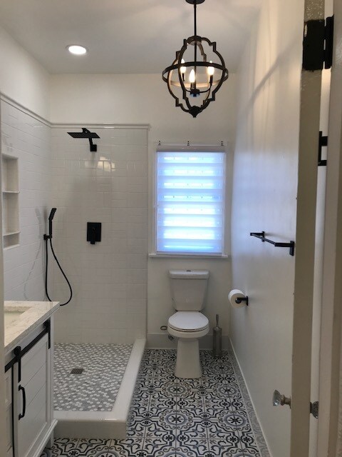 Bath - 916 S Orange Grove Ave