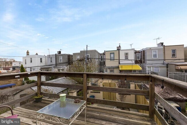 Building Photo - 3285 Chatham St