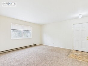 Building Photo - 3 Bedroom off East Valley Center!
