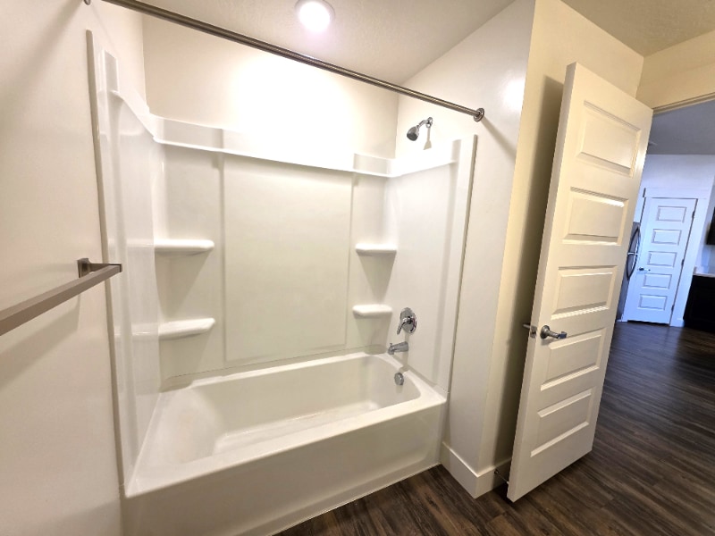 Building Photo - 196 W Vine St