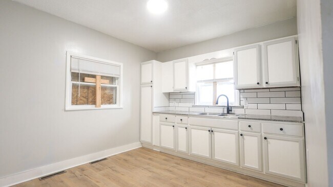 Building Photo - 3440 E 145th St