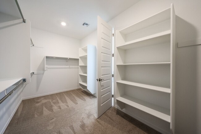 Building Photo - 3 Bedroom + Den and Loft in Aloravita Community