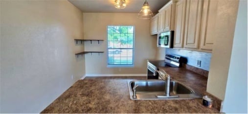 Building Photo - 107 Creekside Dr