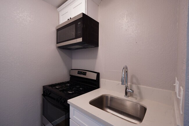 Building Photo - 8820 5th Ave