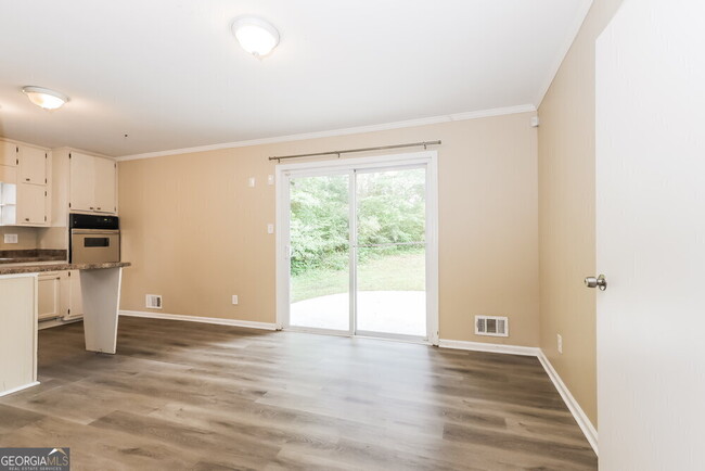 Building Photo - 6913 Doncaster Rd