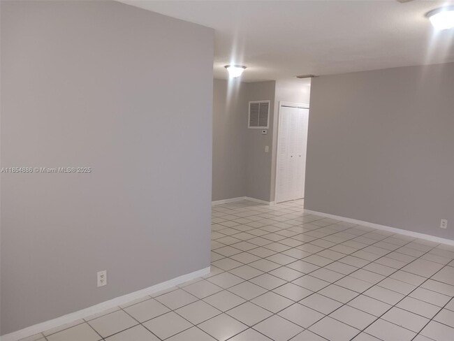 Building Photo - 2127 Van Buren St