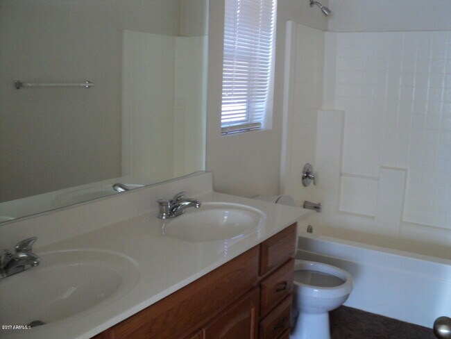 Building Photo - 11549 W Cheryl Dr