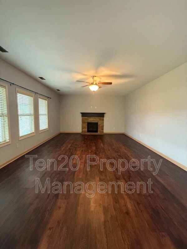 Building Photo - 25 Red Maple St