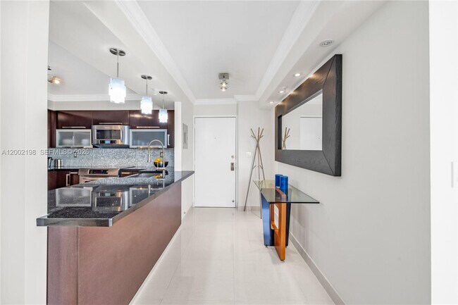 Building Photo - 1623 Collins Ave