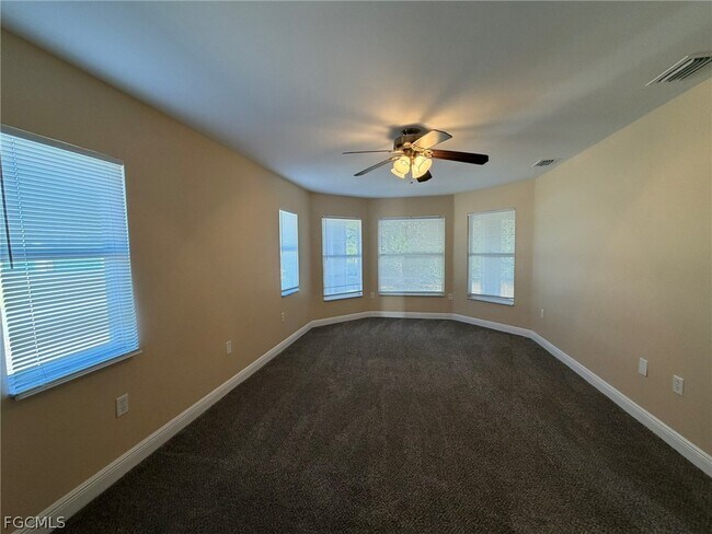 Building Photo - 2553 NW 21st Ave