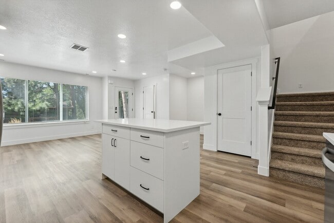 Adams Island Living Space - Madison Towns