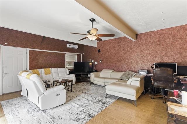 Building Photo - 1701 Creekway Dr