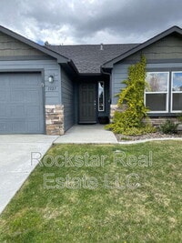 Building Photo - 1327 N Rogue River St