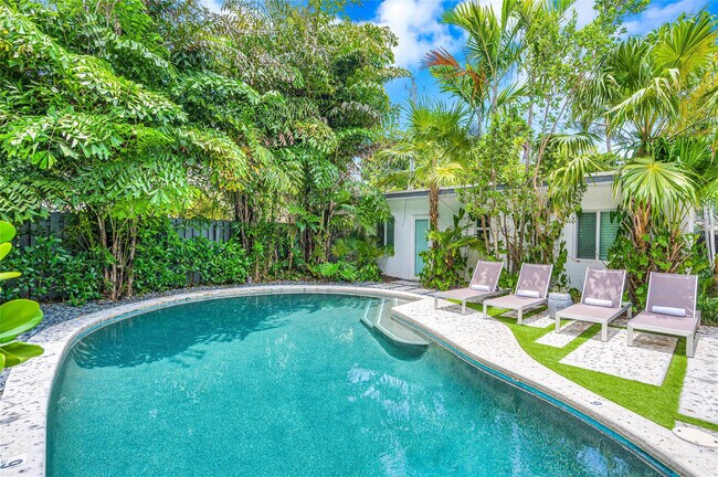 Building Photo - 3310 NE 18th St