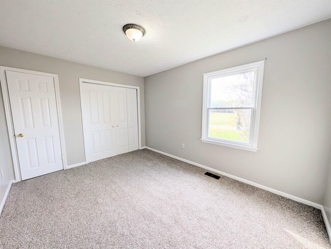 Building Photo - 6003 Sunrise Dr