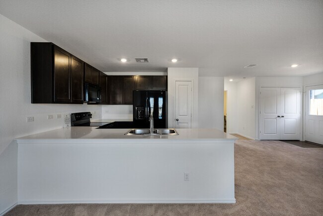 Building Photo - 1131 Largemouth Ln