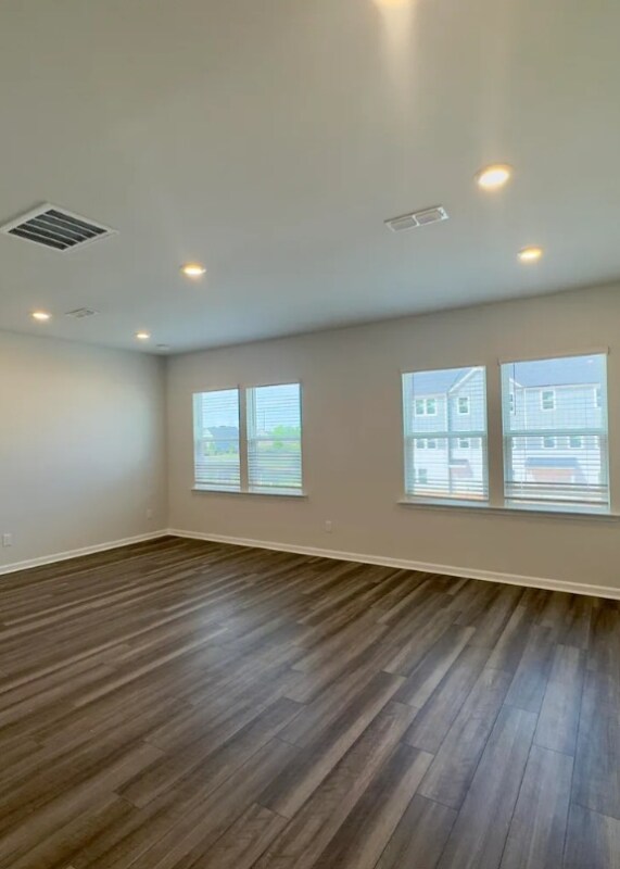 Building Photo - 1464 Hasse Ave