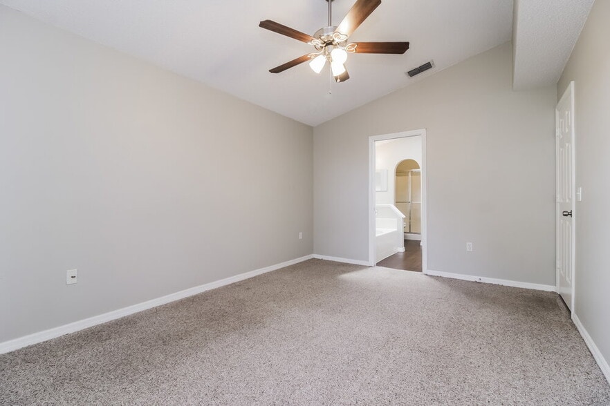 Building Photo - 4313 Iveyglen Ave