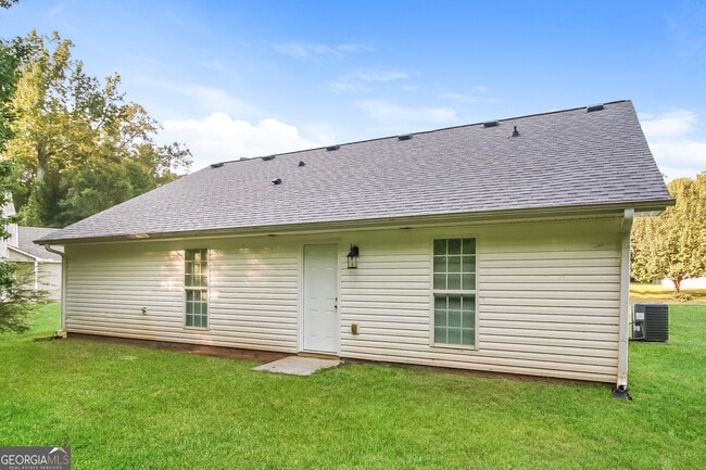 Building Photo - 1100 Overlook Dr