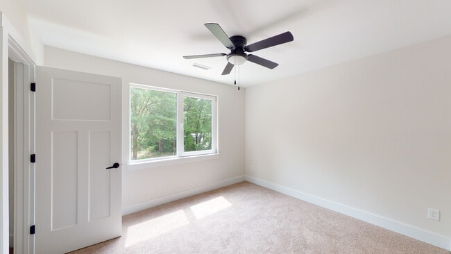 Building Photo - 605 Edna Graves Way