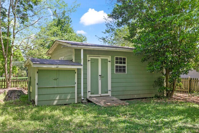 Building Photo - Historic Home in Wake Forest!