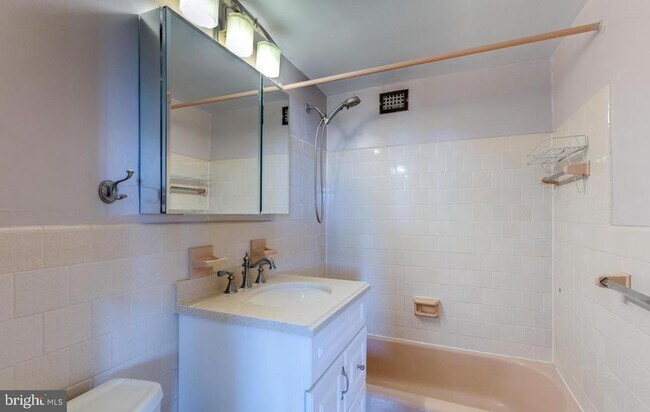 Building Photo - 4401 Cherry Hill Rd