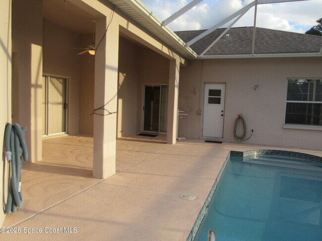 Building Photo - 1804 Abbeyridge Dr