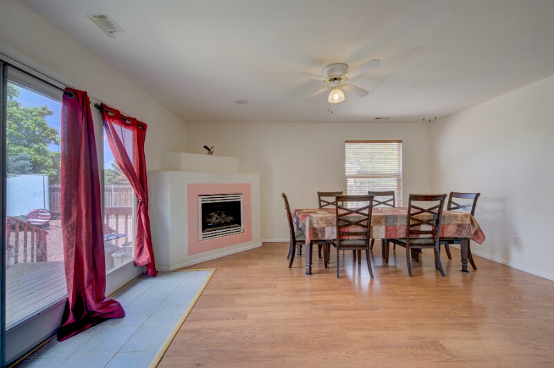 Building Photo - 523 W Hook Dr