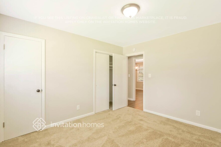 Building Photo - 2307 Ithica Dr SE