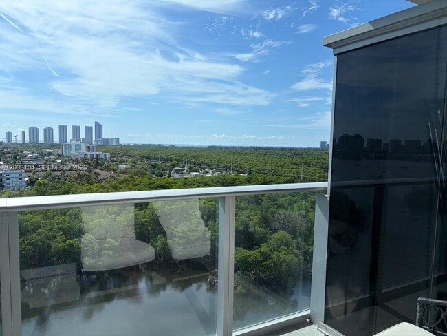 Building Photo - 16385 Biscayne Blvd