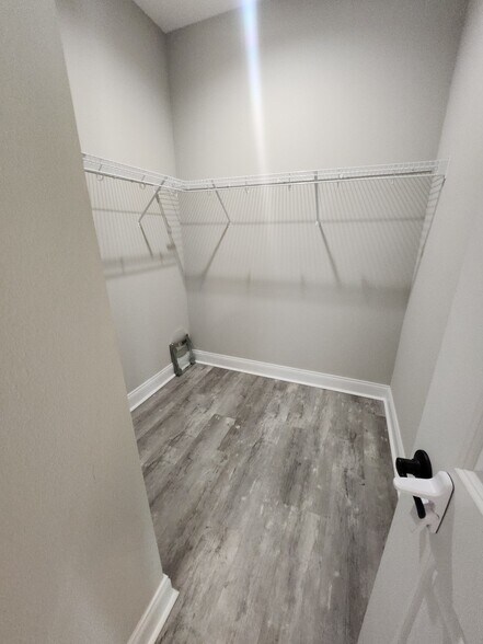 Building Photo - 4114 N Nebraska Ave