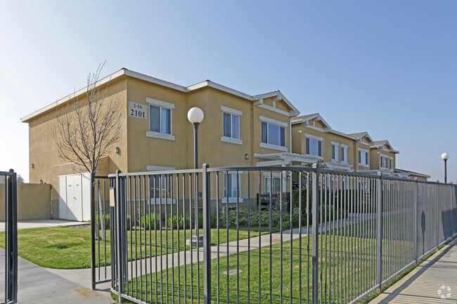 Building Photo - Pacheco Court Apartments