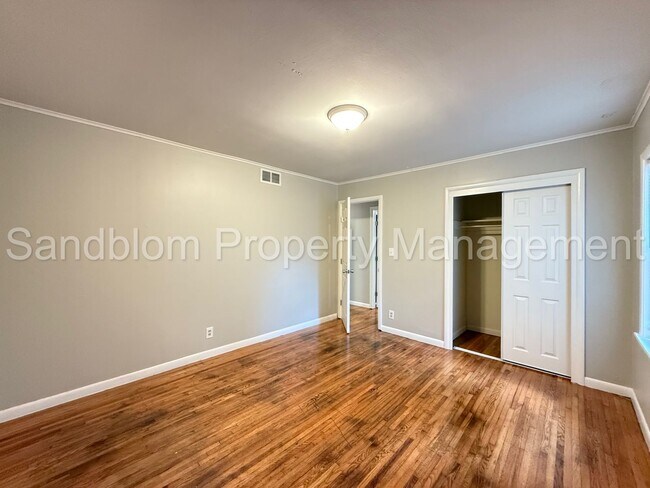 Building Photo - For Lease | Tulsa | Available Now!