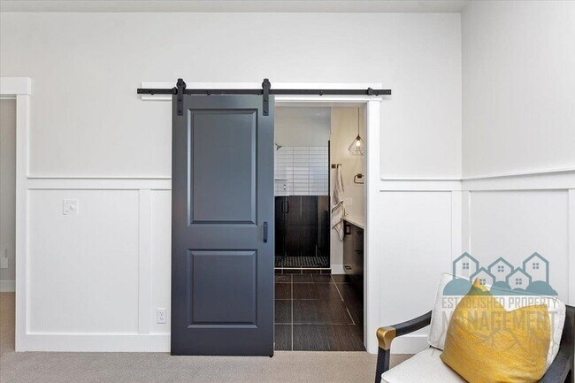 Building Photo - 1740 E State Ave