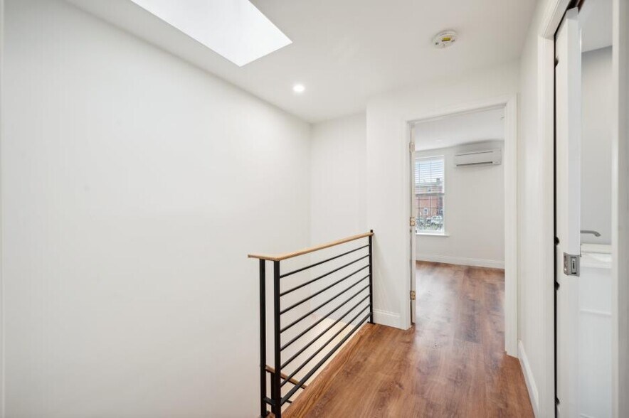 2nd floor - 344 N Sloan St