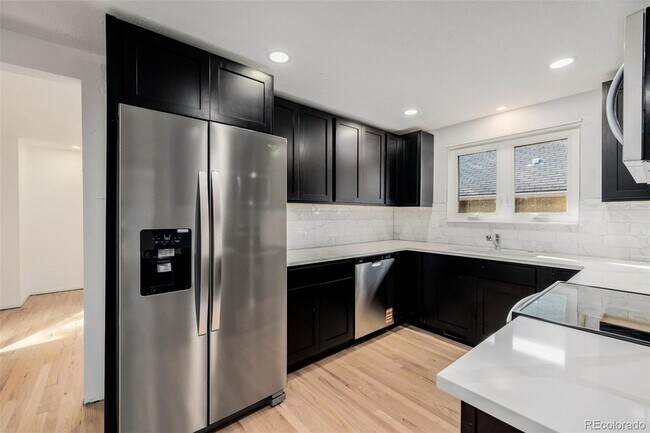 Building Photo - 2567 Benton St