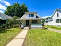 Building Photo - 3 Bedroom, 1 Bathroom Single-Family Home!