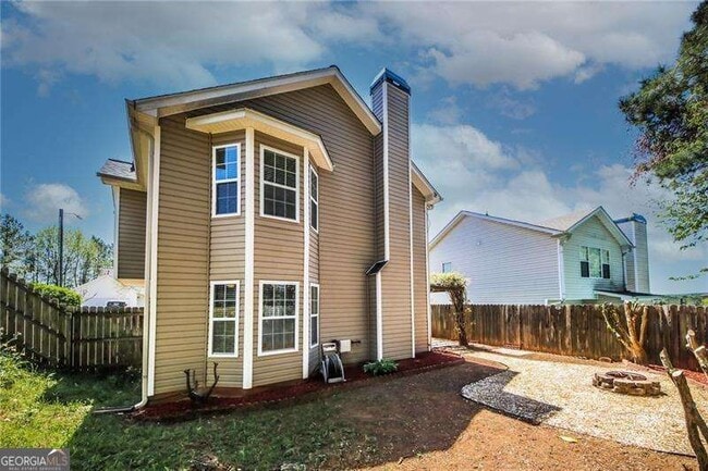 Building Photo - 121 Stoneforest Dr