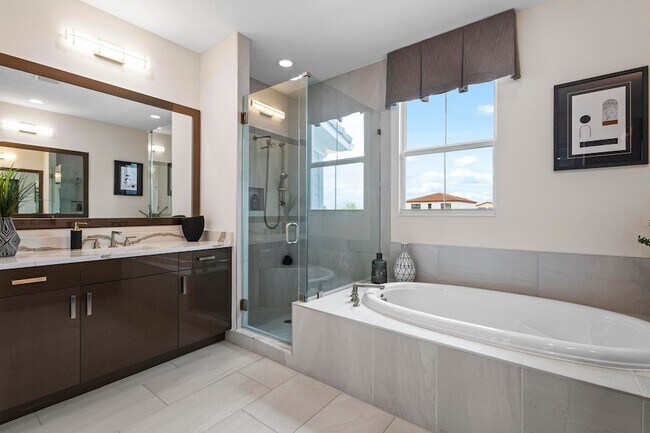 Building Photo - 16171 Oakview Dr