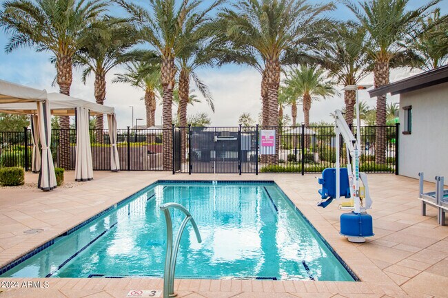 Building Photo - 9746 E Tumbleweed Ave