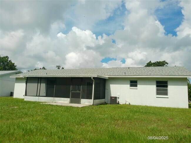 Building Photo - 6131 Doe Cir E