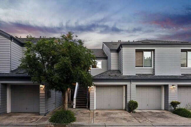 Building Photo - Stylish Golf Course Condo in North San Jose