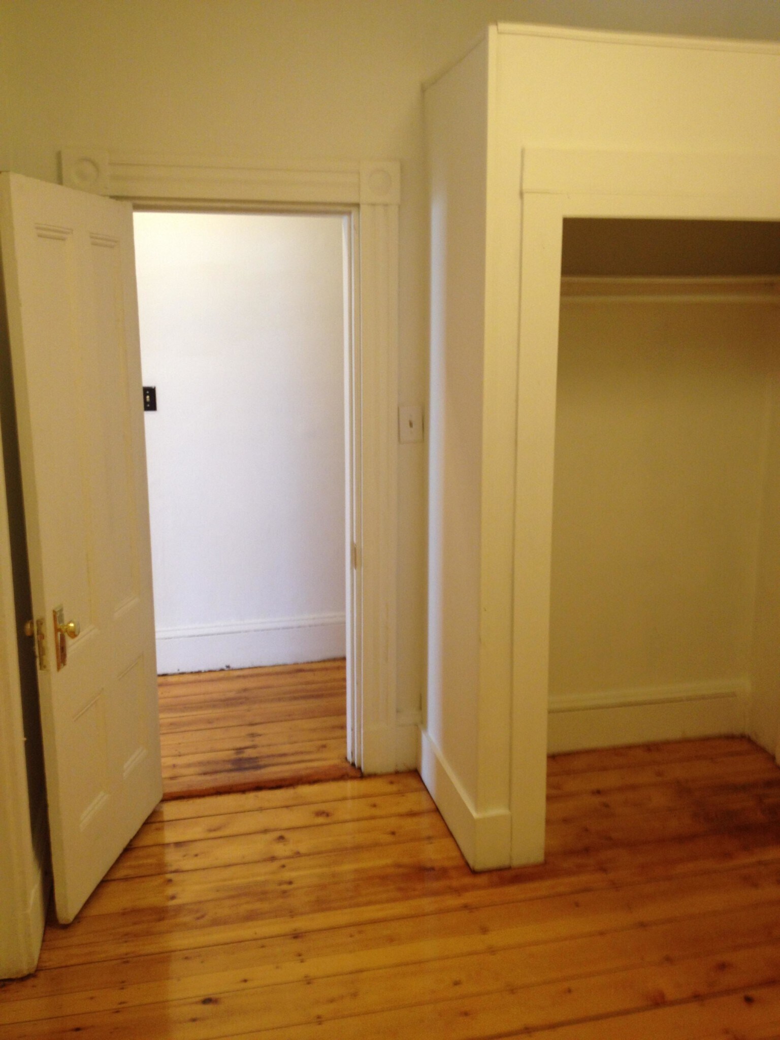 Building Photo - 254 Windsor St