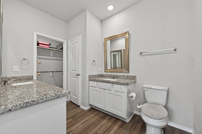 Building Photo - 804 Pearl River