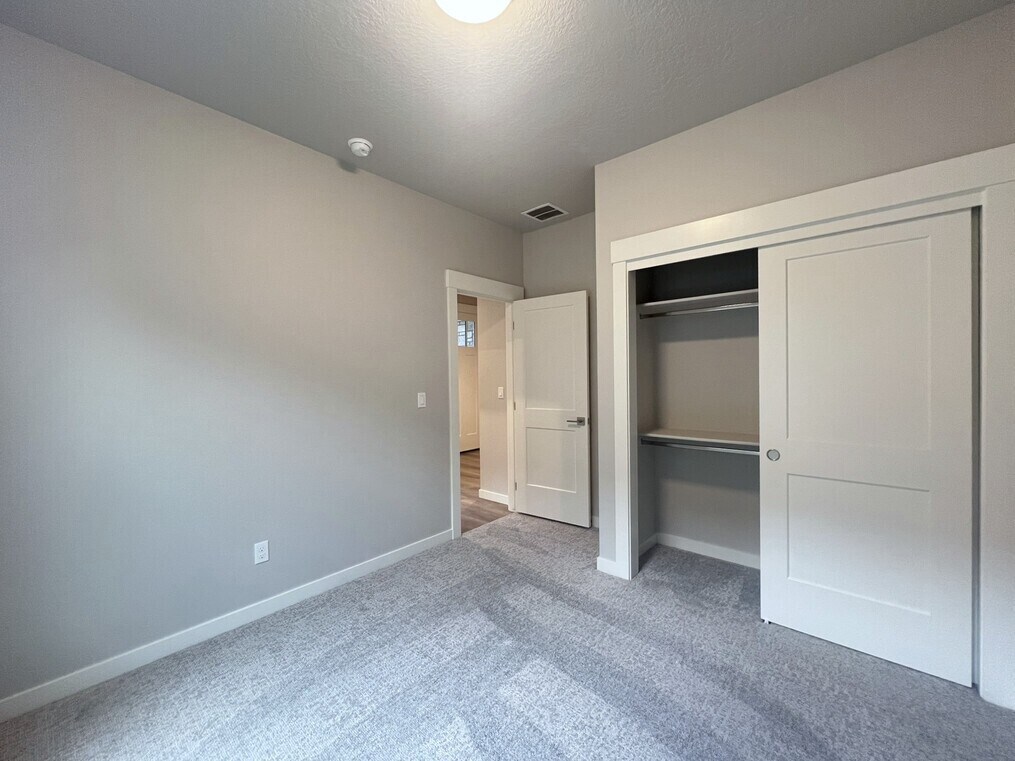 Building Photo - 2282 S Hurd Ave