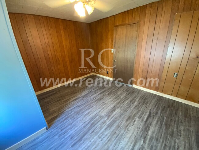 Building Photo - 117 Vance-