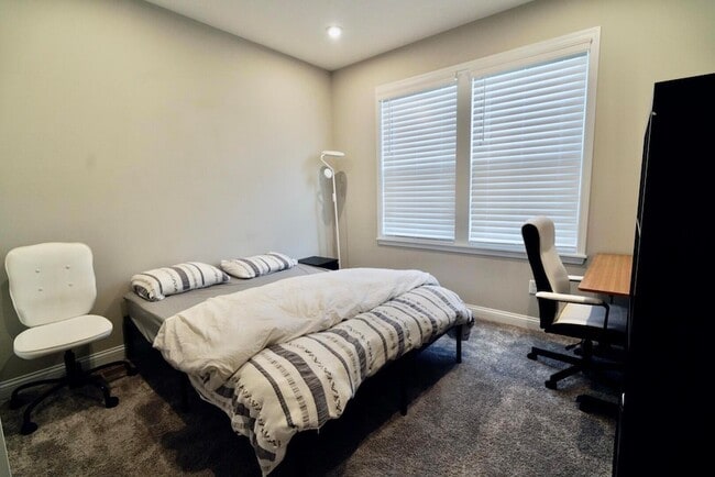 Building Photo - 6800 Green Isle Ln