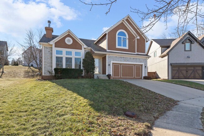 Building Photo - Four Bedroom Home Available in Overland Park